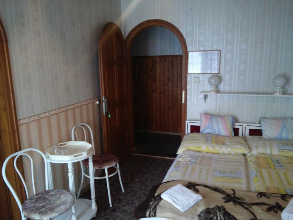 Steinhaus Bed & Breakfast Keszthely Quarto foto